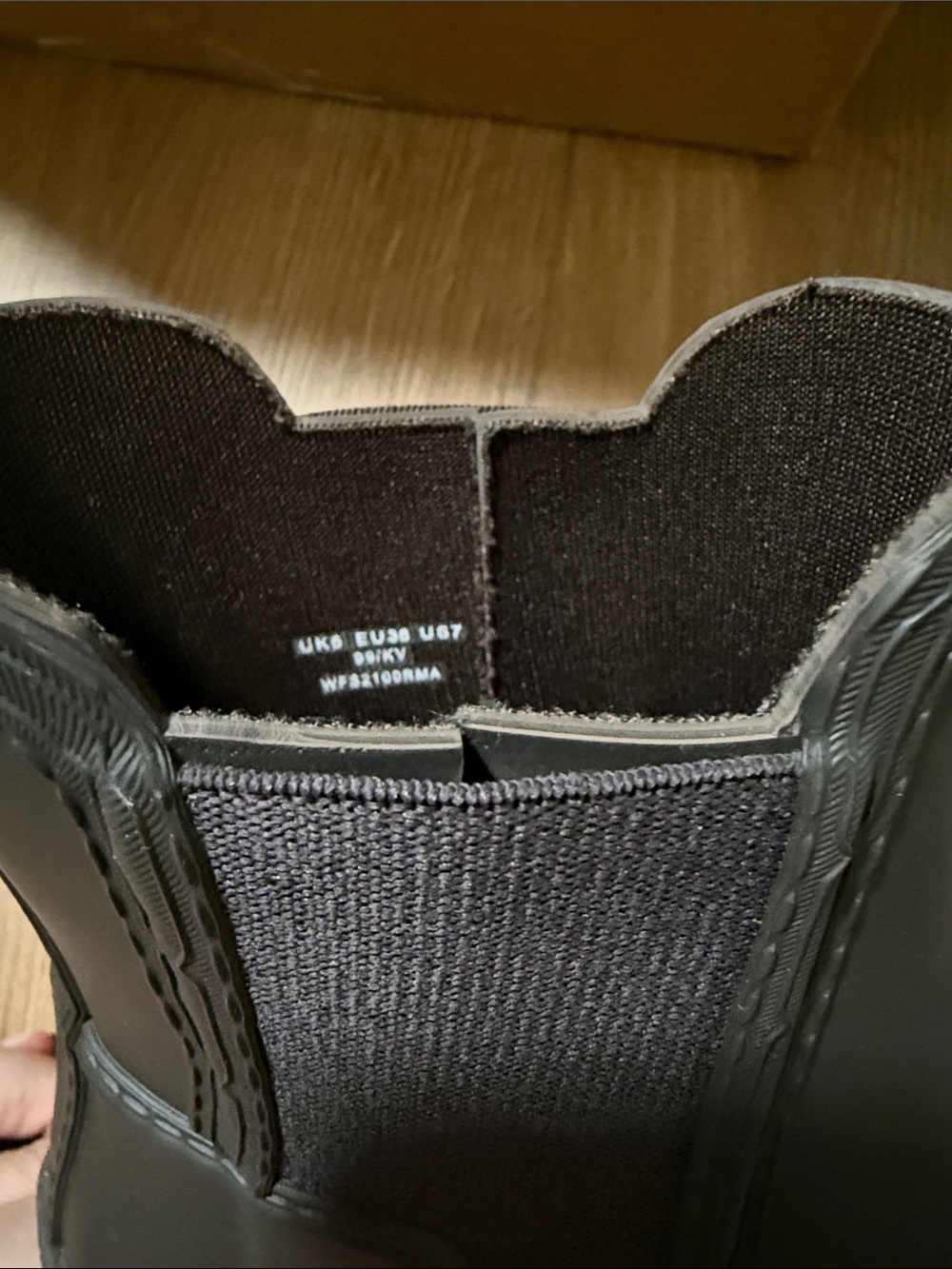 Hunter Chelsea Rainboots - Picture 3 of 6